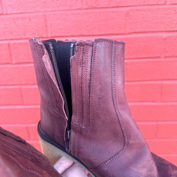 Free People $188 James Chelsea Boots Leather Cherry Chocolate sz 40 US 9 - Picture 9 of 14